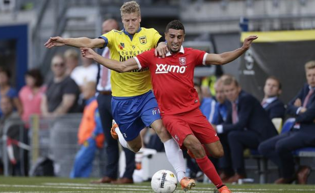 中国铁建5000吨级全回转起重船交付.