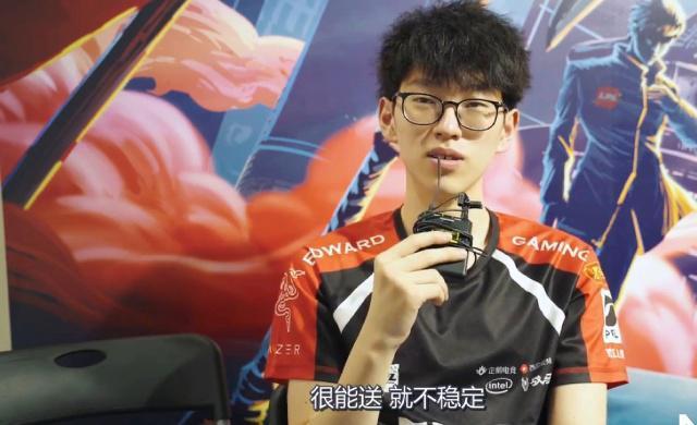 这庆祝身影太熟悉，拜仁贝肯鲍尔杯-多特，罗本终场前破门.