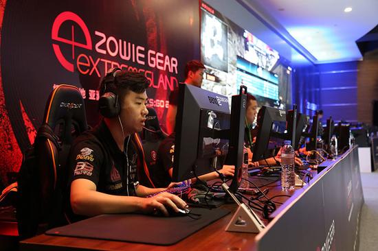 体育WTT澳门冠军赛：王曼昱直落三局击败朱雨玲 顺利晋级